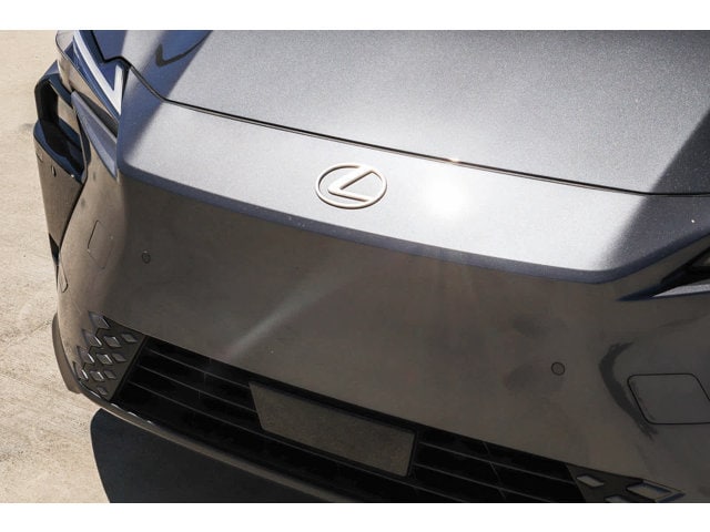 Thumbnail: 2026 Lexus ES - 8