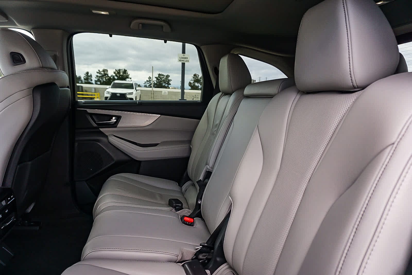 Thumbnail: 2023 Acura MDX - 19