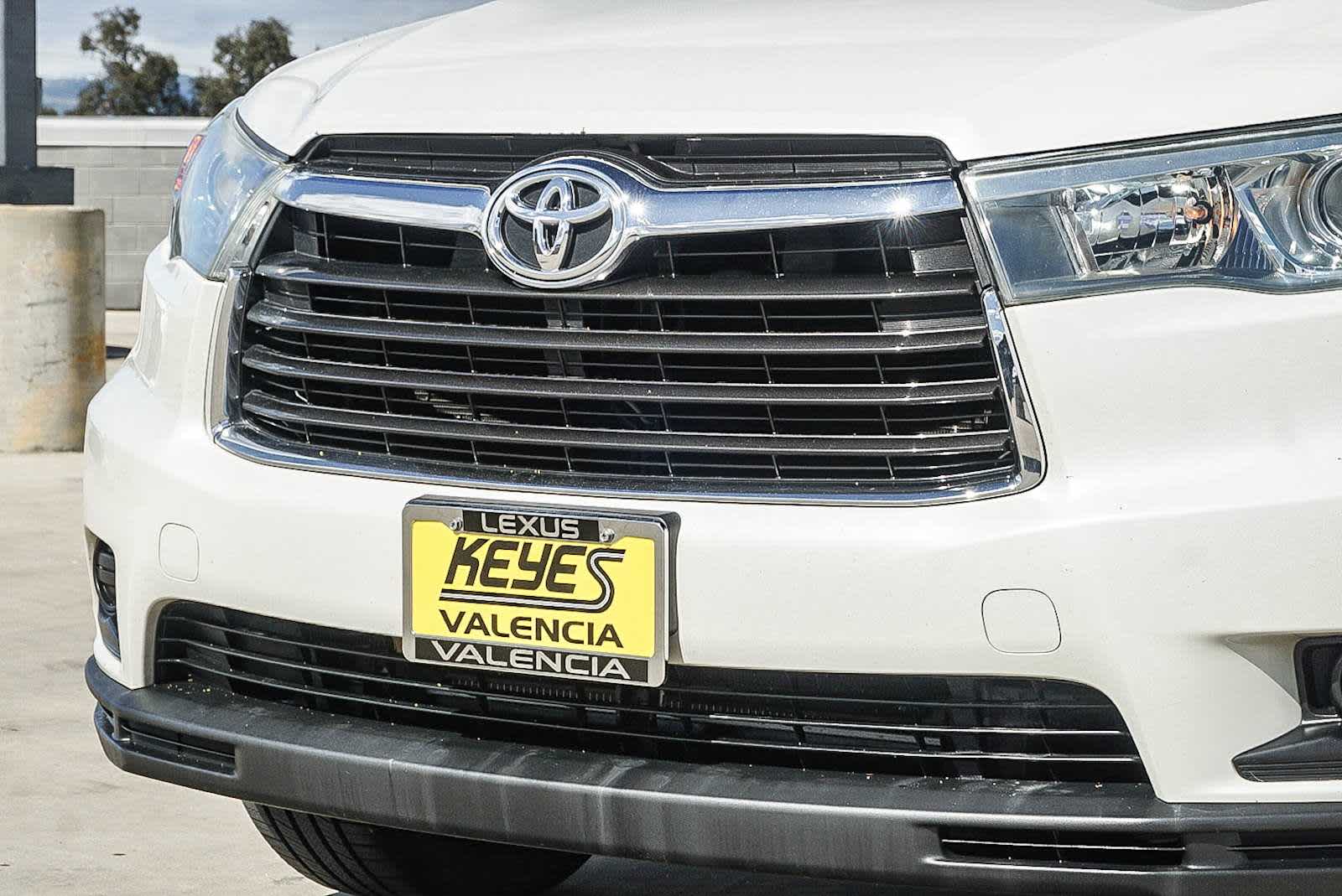 Thumbnail: 2016 Toyota Highlander - 8