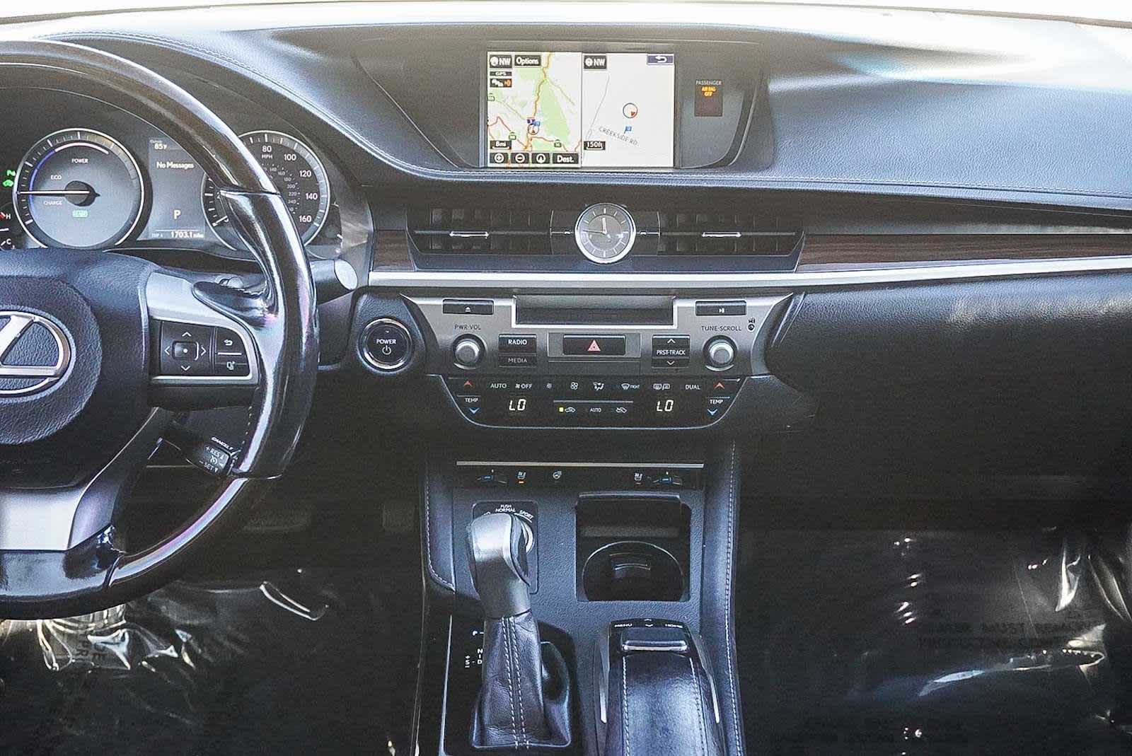 Thumbnail: 2016 Lexus ES - 14