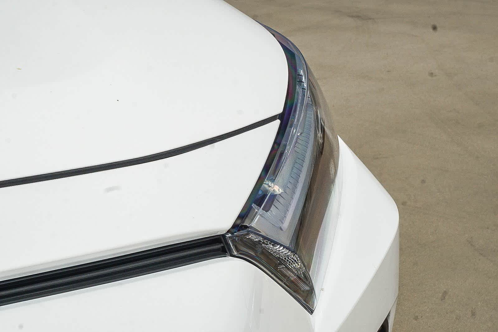 2025 Toyota RAV4 XLE photo 6