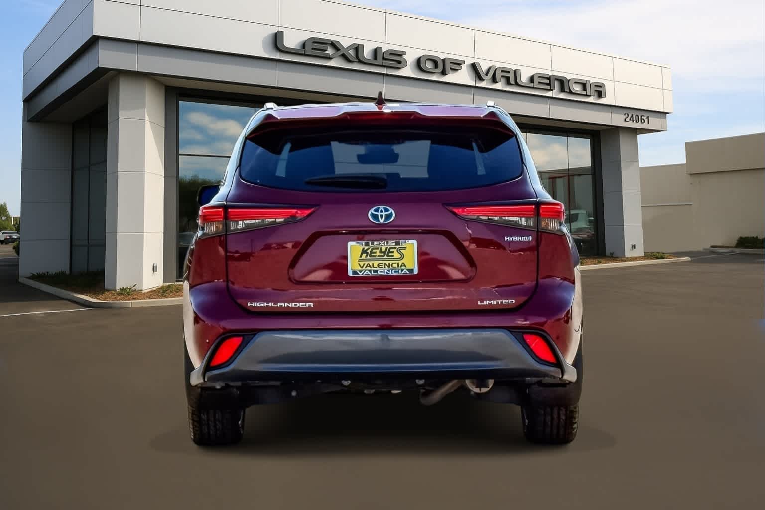 Thumbnail: 2023 Toyota Highlander - 3