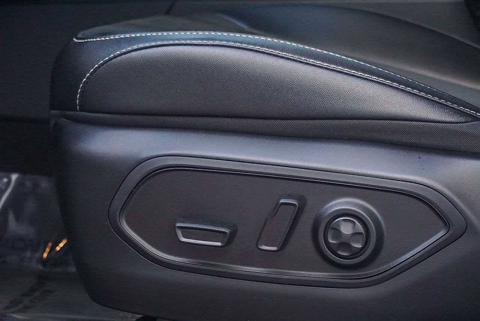 Thumbnail: 2025 Jeep Grand Cherokee - 23