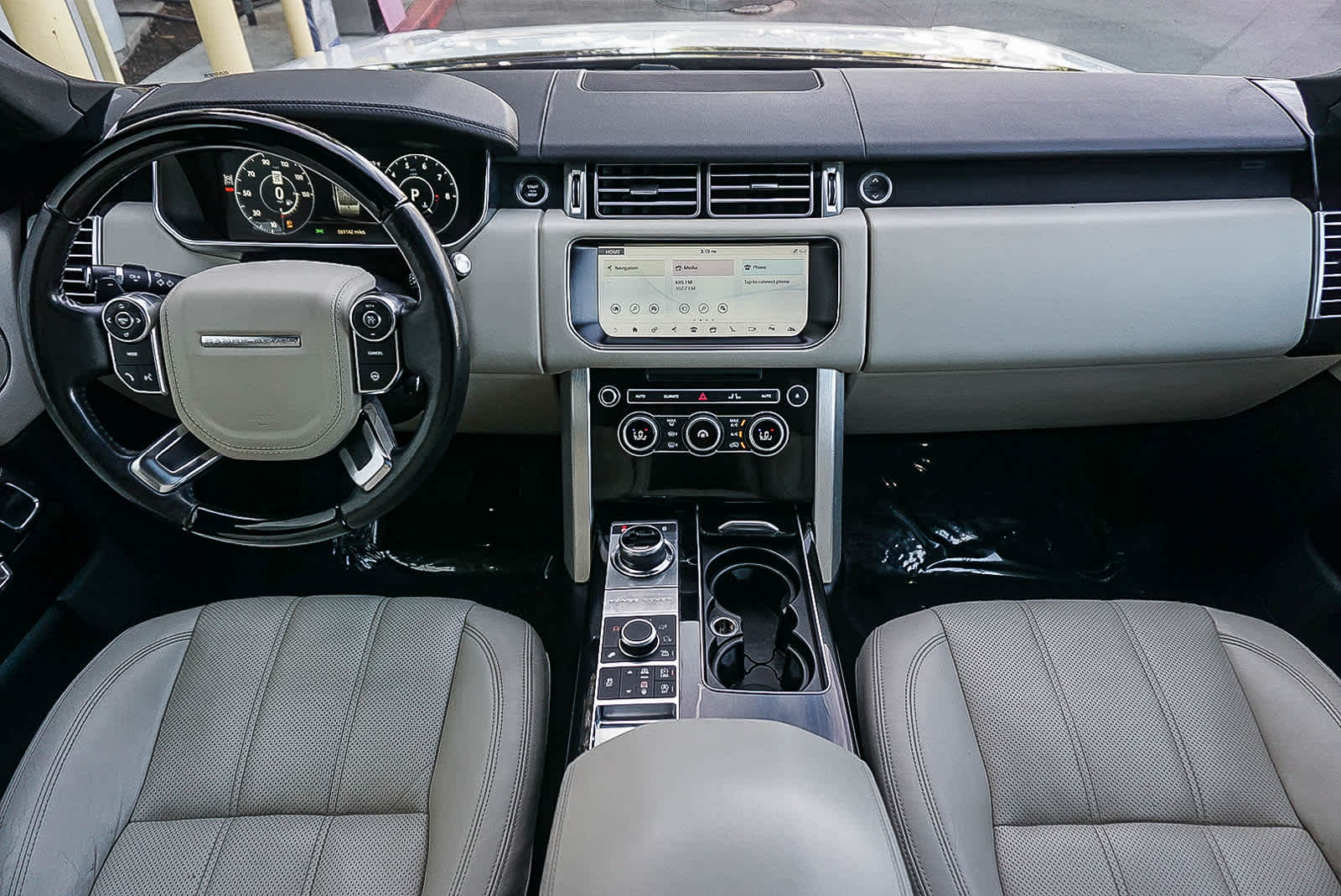 Thumbnail: 2017 Land Rover Range Rover - 10