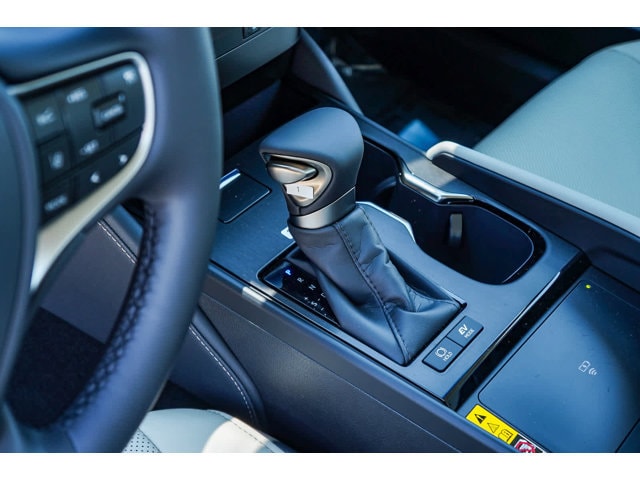 2025 Lexus ES Hybrid 300h 22