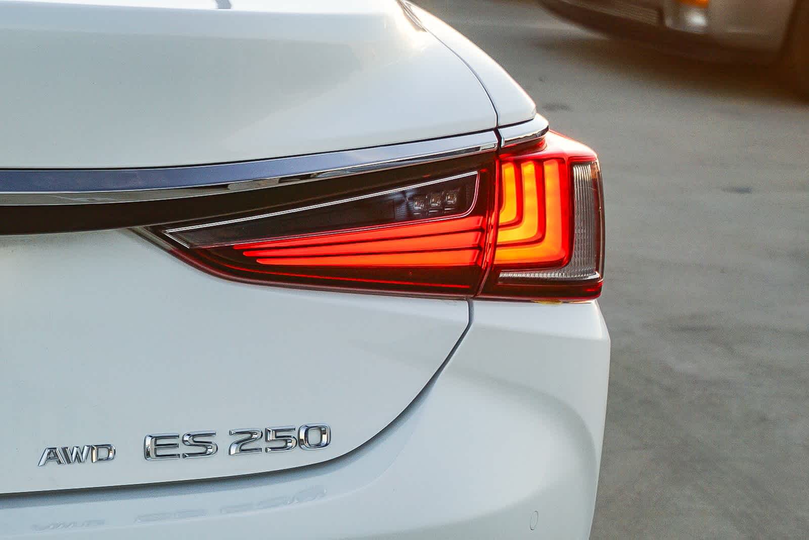 Thumbnail: 2023 Lexus ES - 12