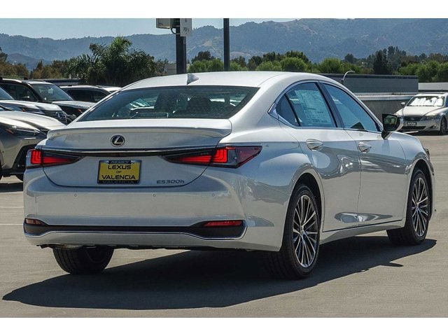 Thumbnail: 2025 Lexus ES - 4