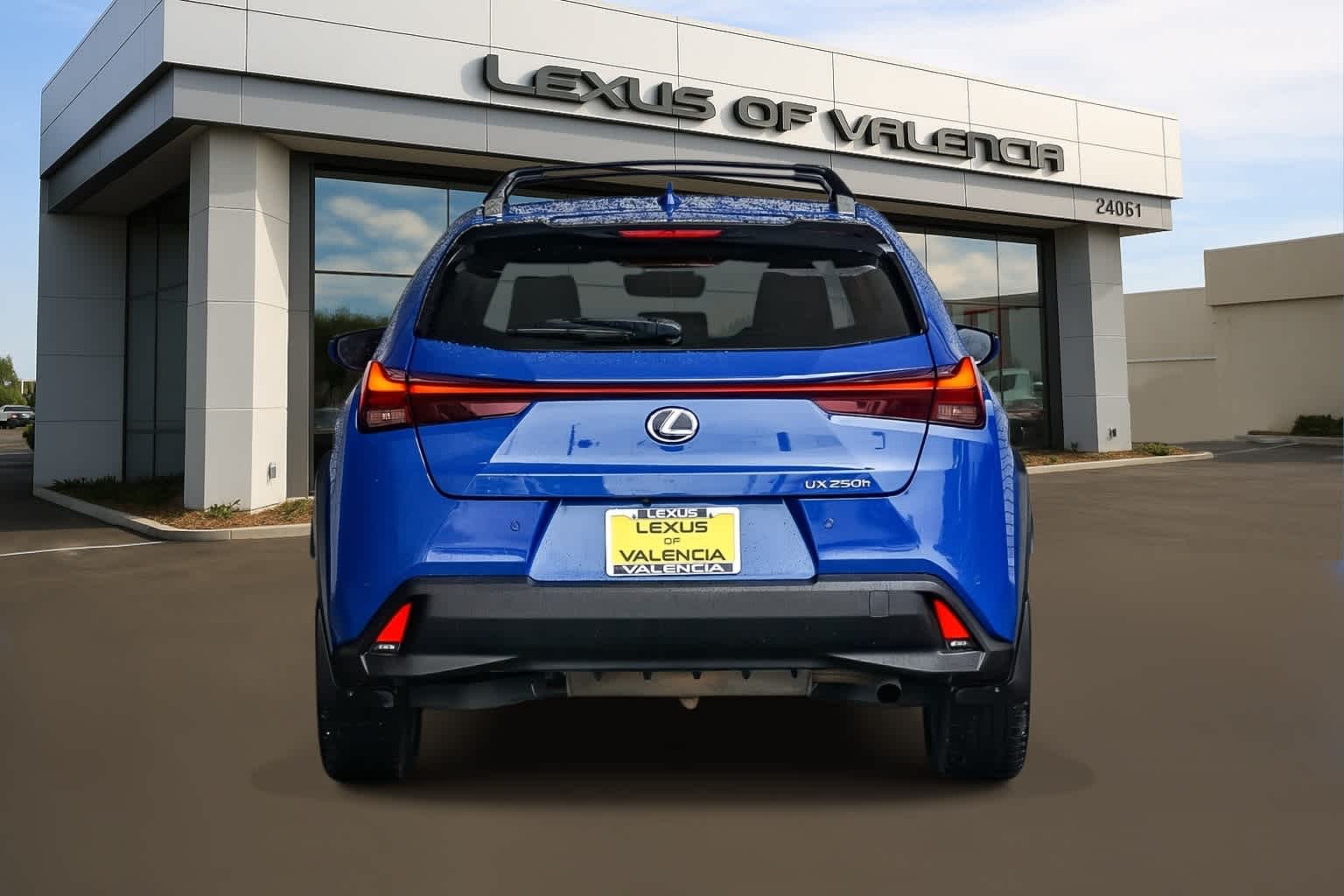 Thumbnail: 2023 Lexus UX - 6