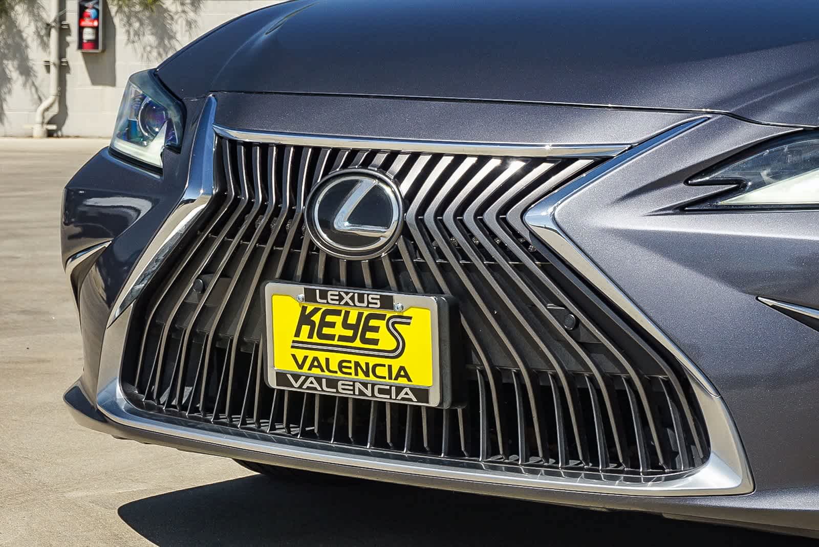 Thumbnail: 2019 Lexus ES - 11