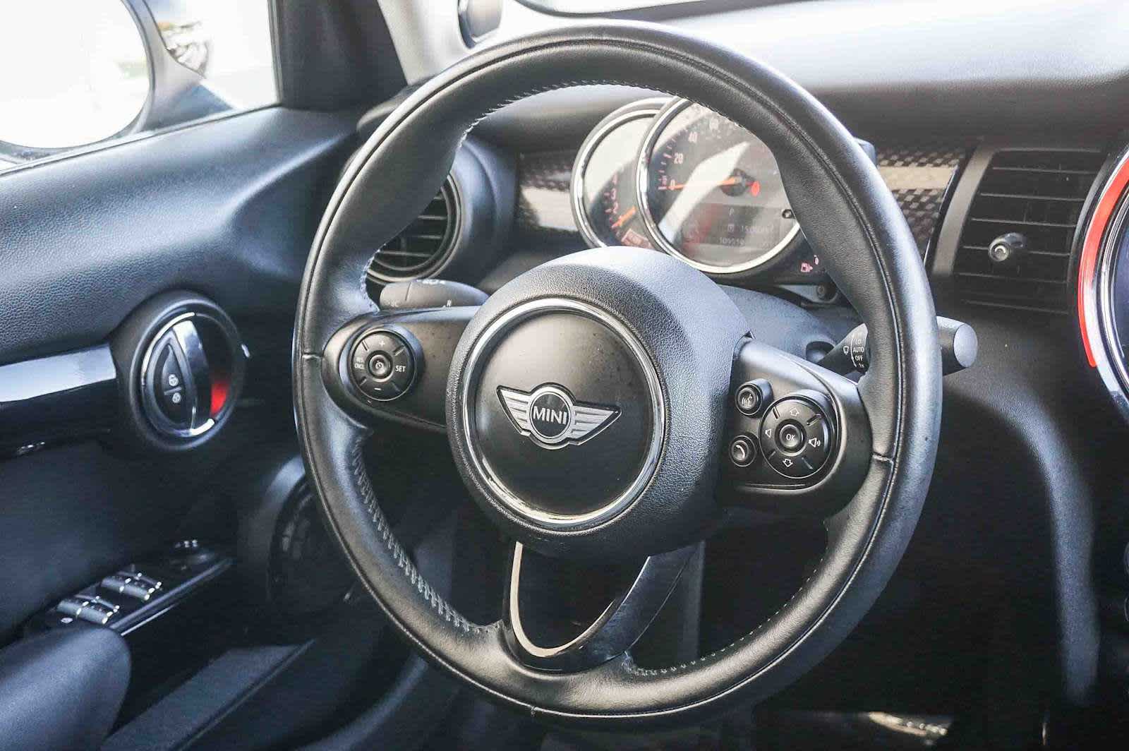 Thumbnail: 2018 MINI Cooper Hardtop - 16