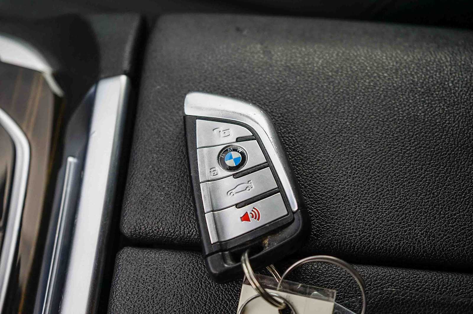 Thumbnail: 2021 BMW X5 - 25