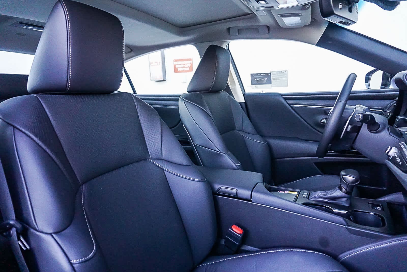 Thumbnail: 2025 Lexus ES - 18