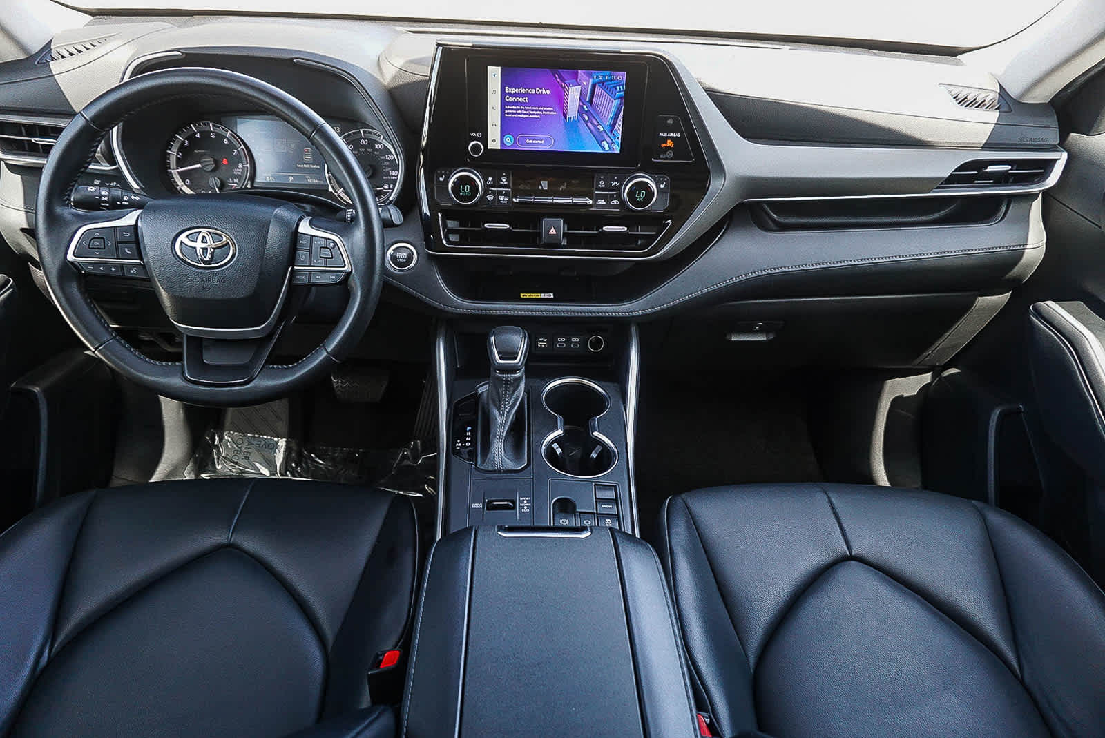 Thumbnail: 2023 Toyota Highlander - 13
