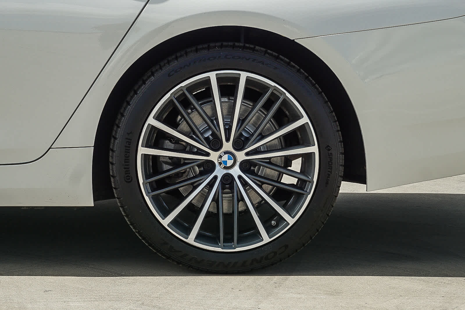 Thumbnail: 2021 BMW 5 Series - 11