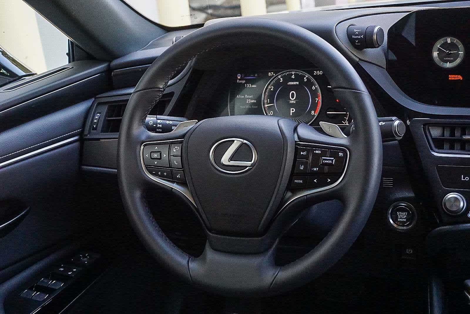 Thumbnail: 2025 Lexus ES - 16