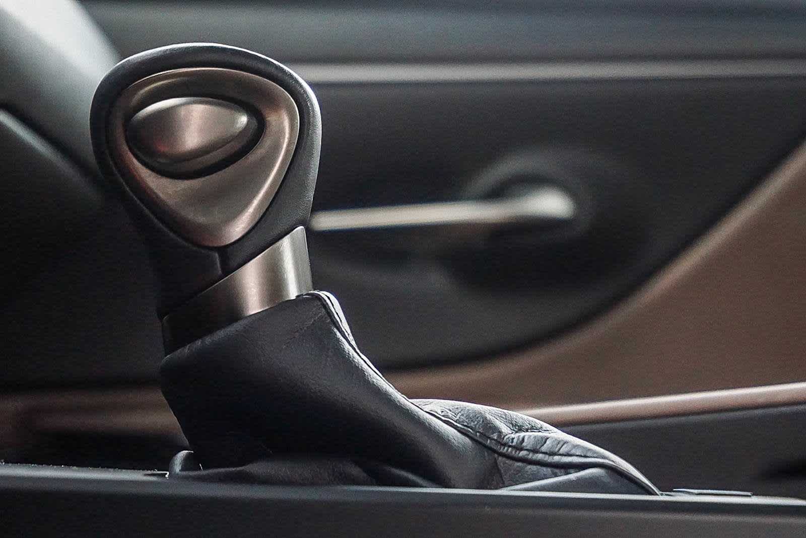 Thumbnail: 2025 Lexus ES - 20