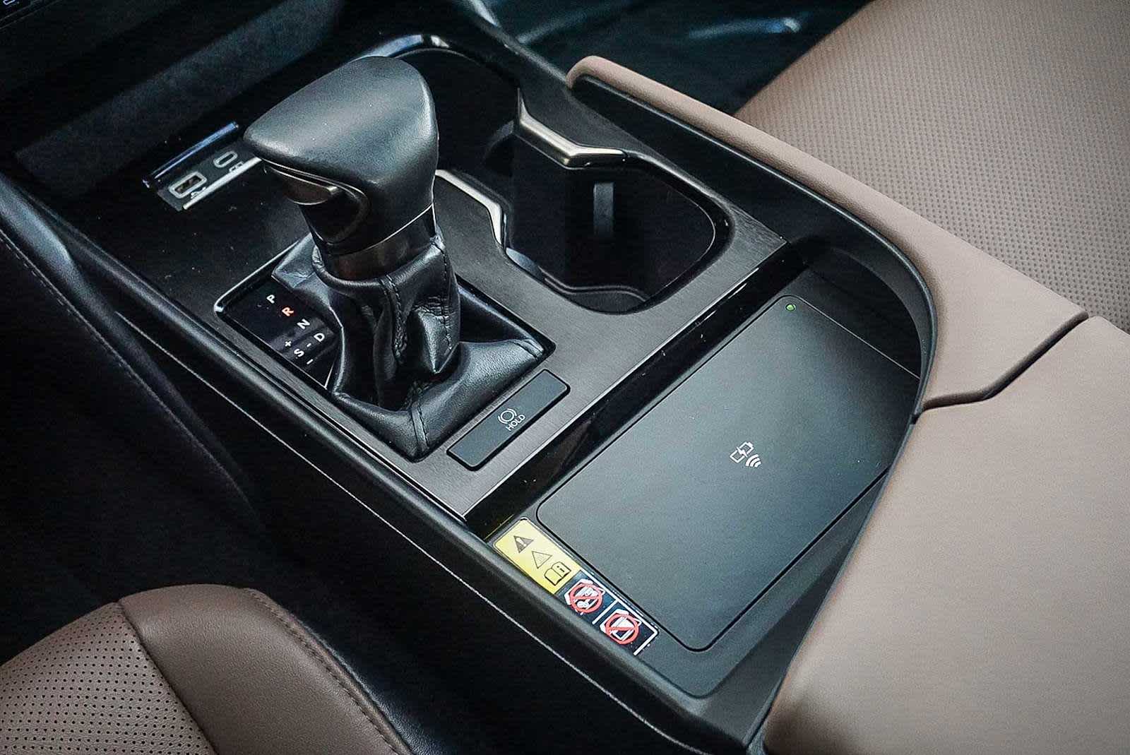 Thumbnail: 2025 Lexus ES - 23