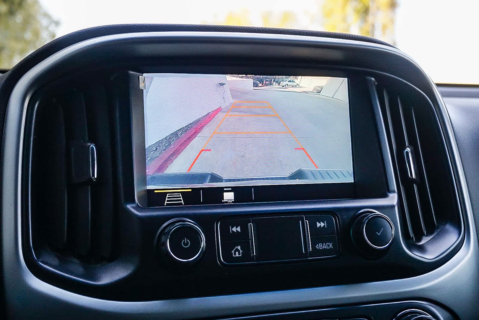 Thumbnail: 2020 Chevrolet Colorado - 26