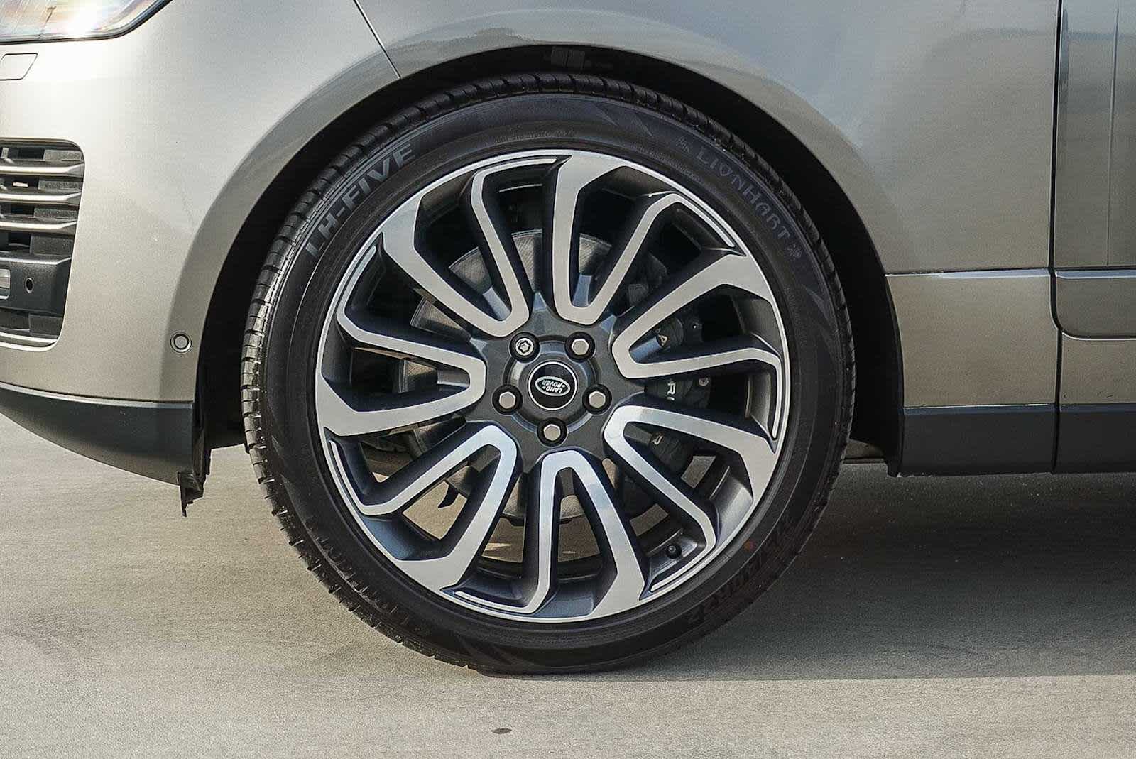 Thumbnail: 2022 Land Rover Range Rover - 9