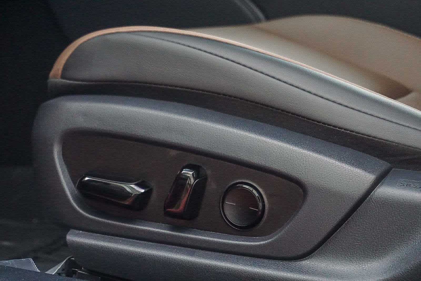 Thumbnail: 2025 Lexus ES - 21