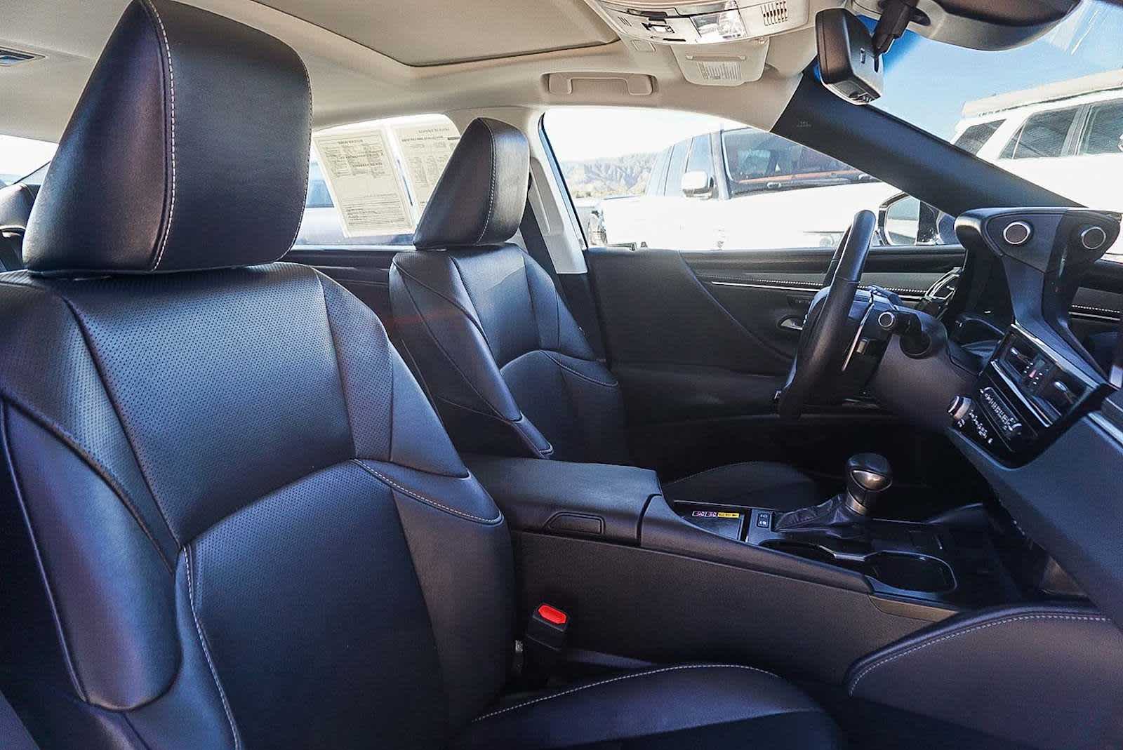 Thumbnail: 2024 Lexus ES - 17