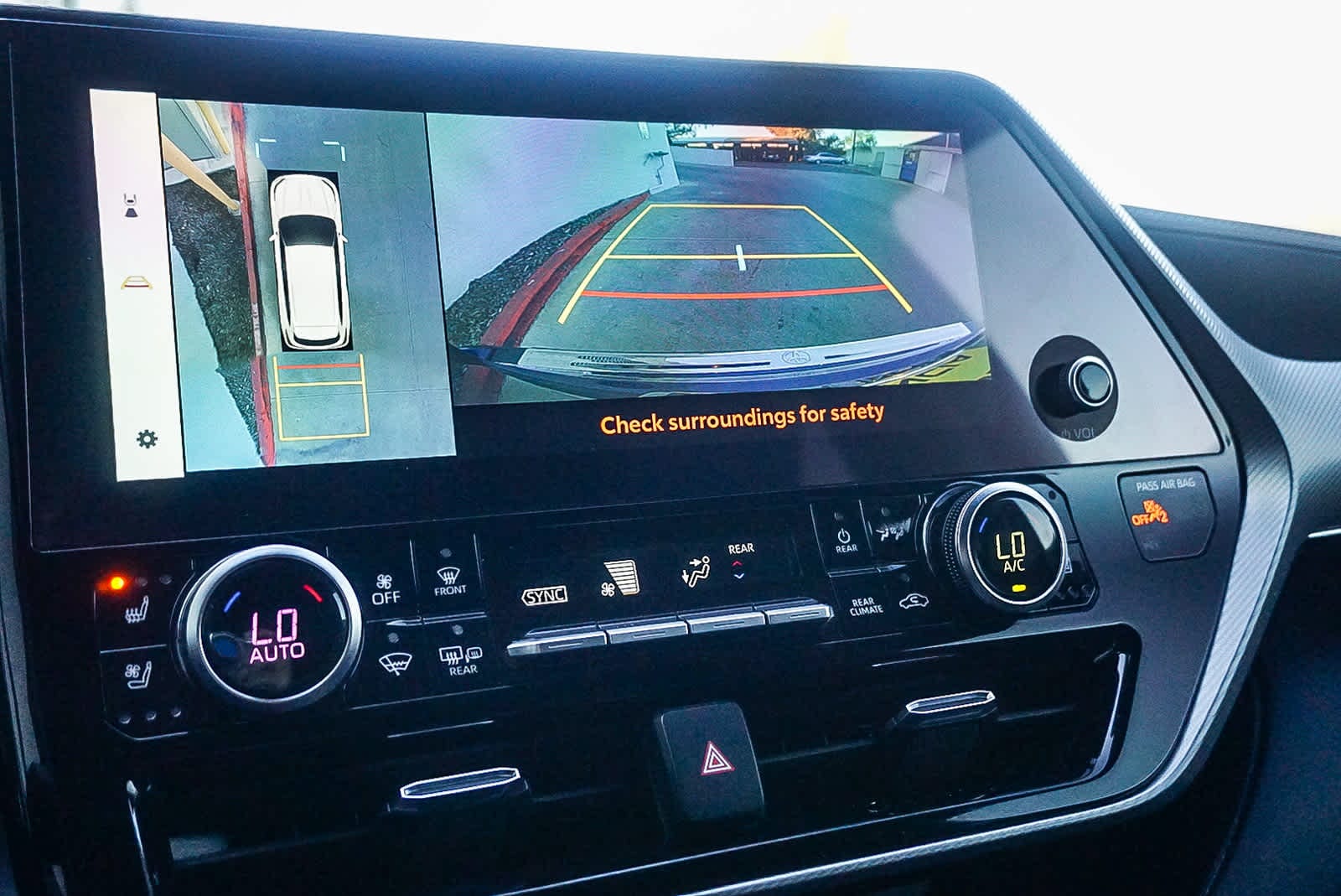 Thumbnail: 2024 Toyota Highlander - 25