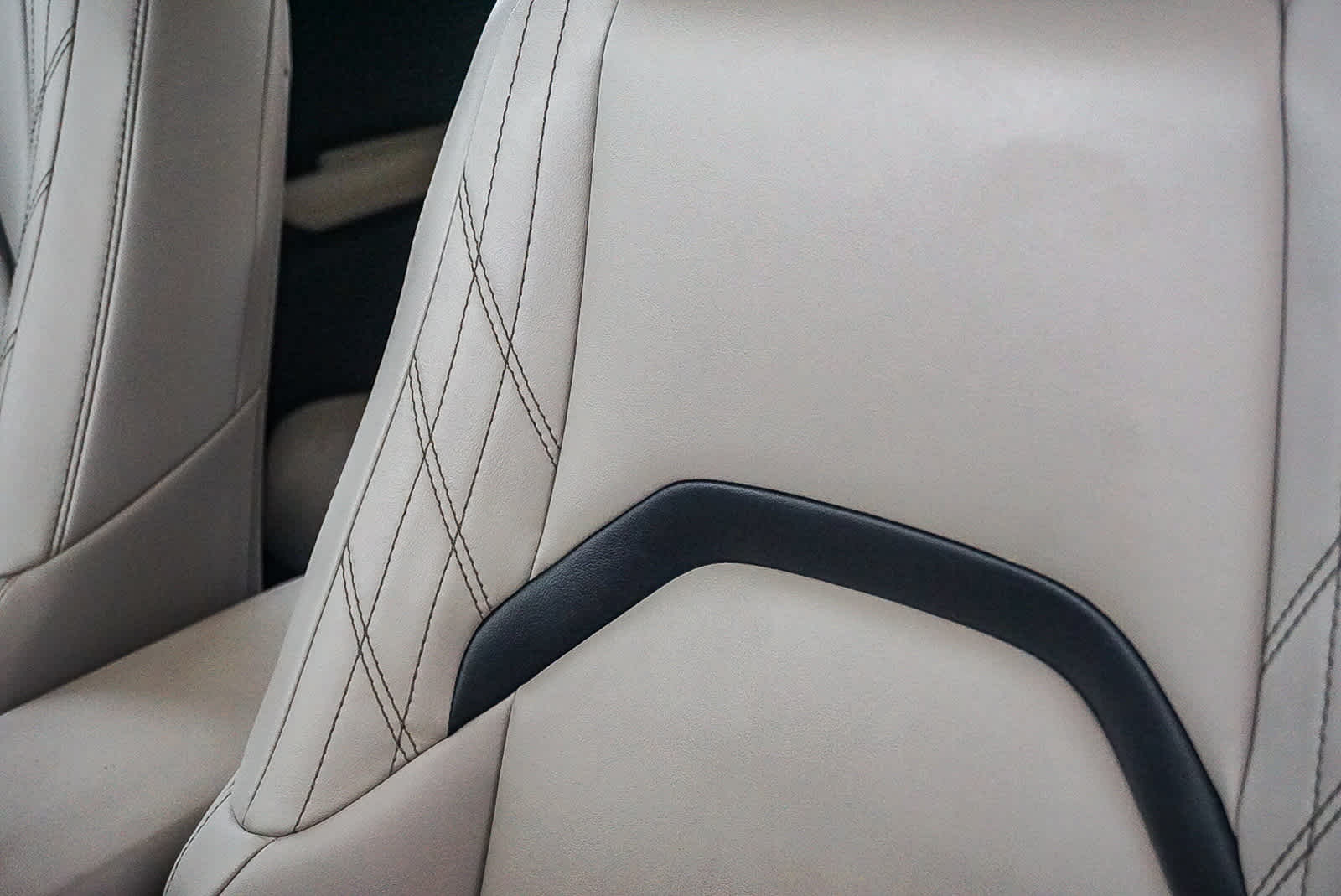 Thumbnail: 2023 Lexus UX - 23