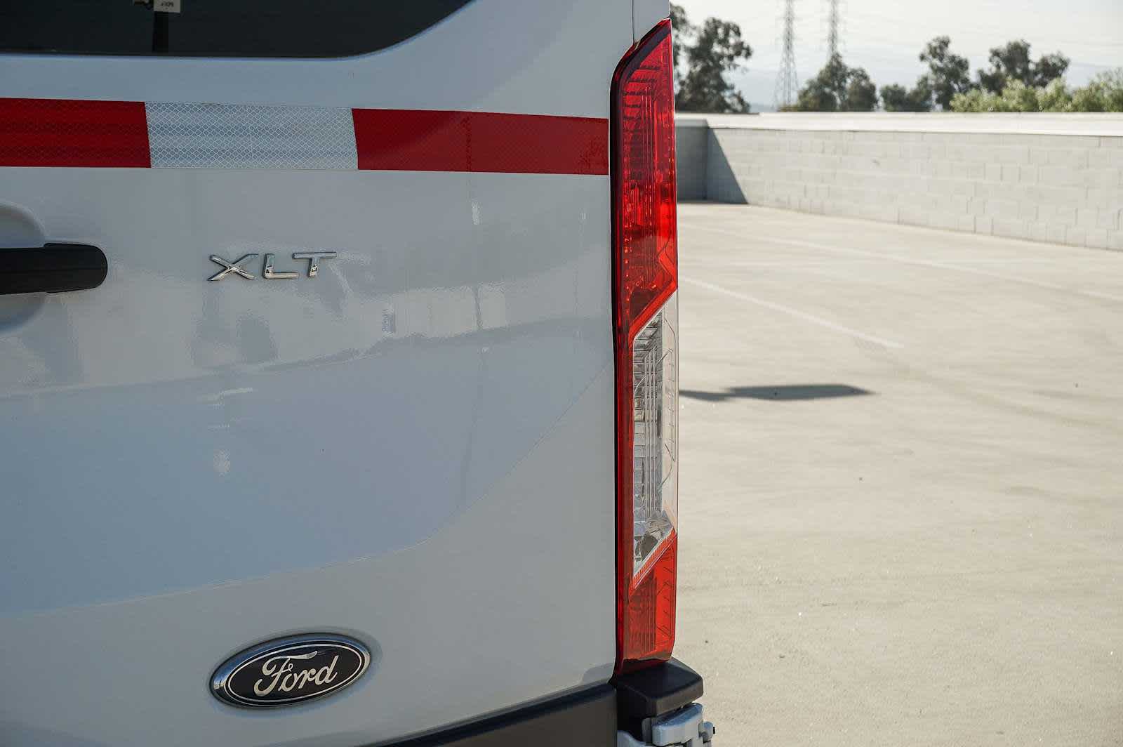 Thumbnail: 2018 Ford Transit Series - 10