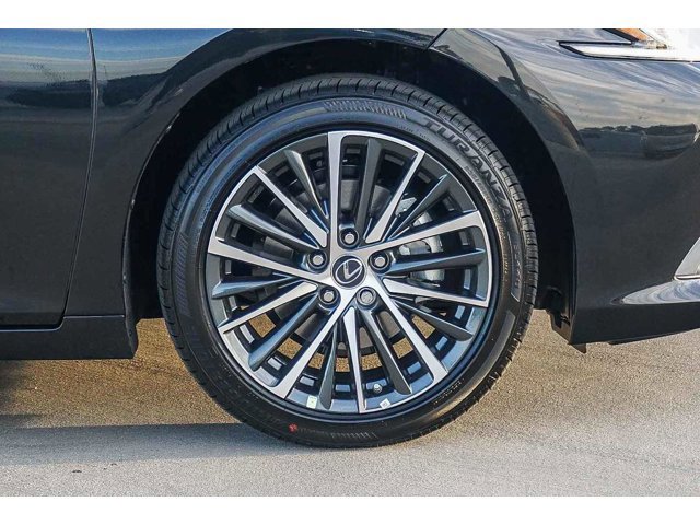 Thumbnail: 2025 Lexus ES - 9