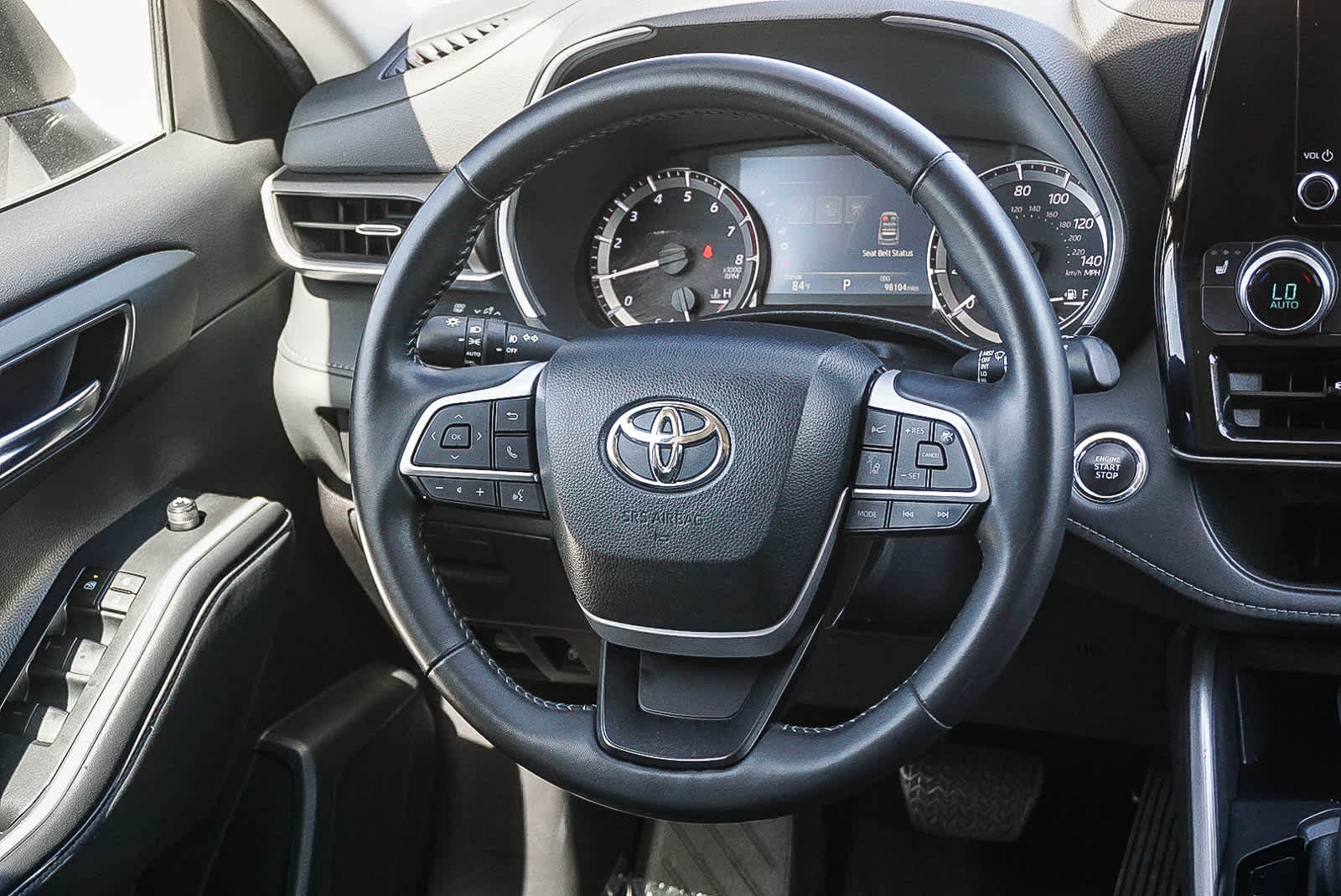 Thumbnail: 2023 Toyota Highlander - 16