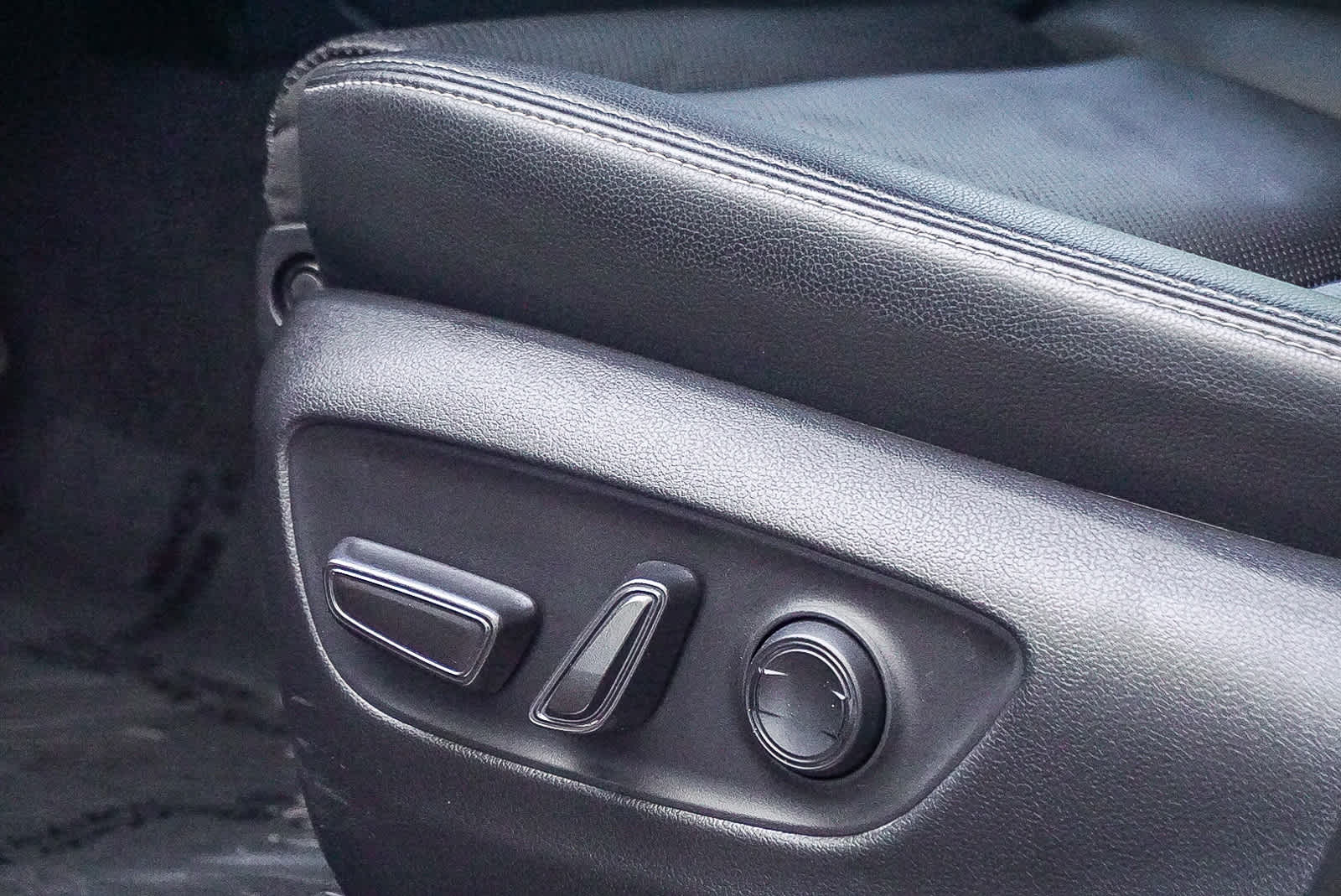 Thumbnail: 2025 Toyota Land Cruiser - 15