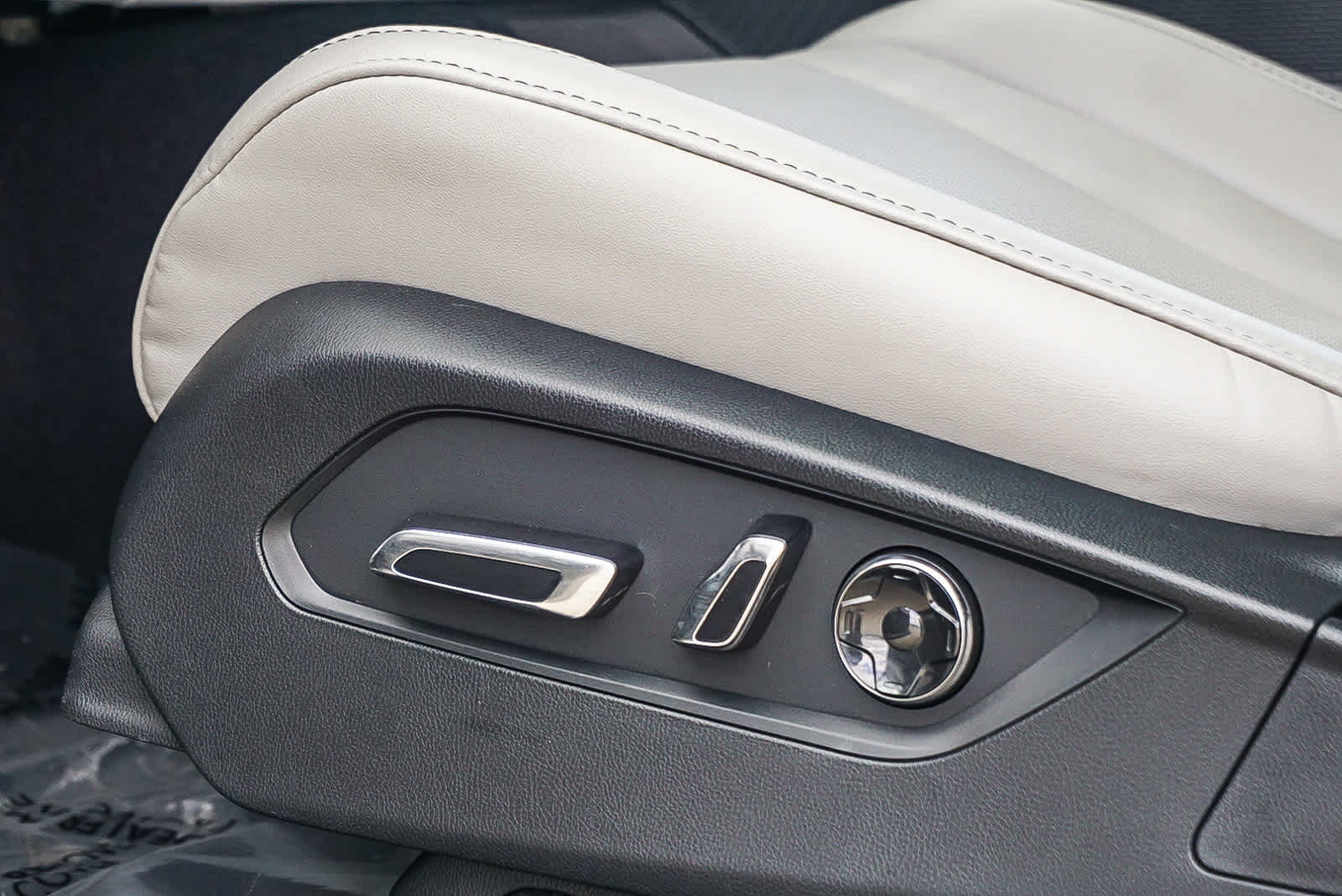 Thumbnail: 2023 Acura MDX - 22