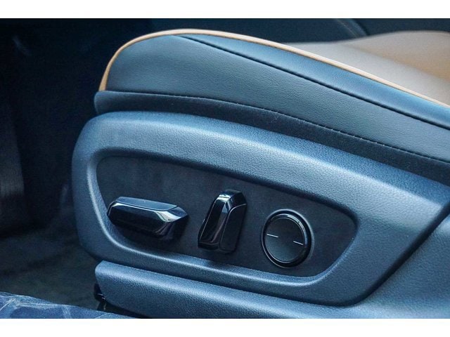 Thumbnail: 2025 Lexus ES - 22