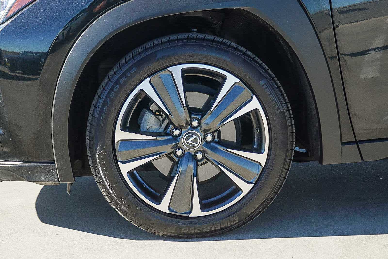 Thumbnail: 2022 Lexus UX - 9