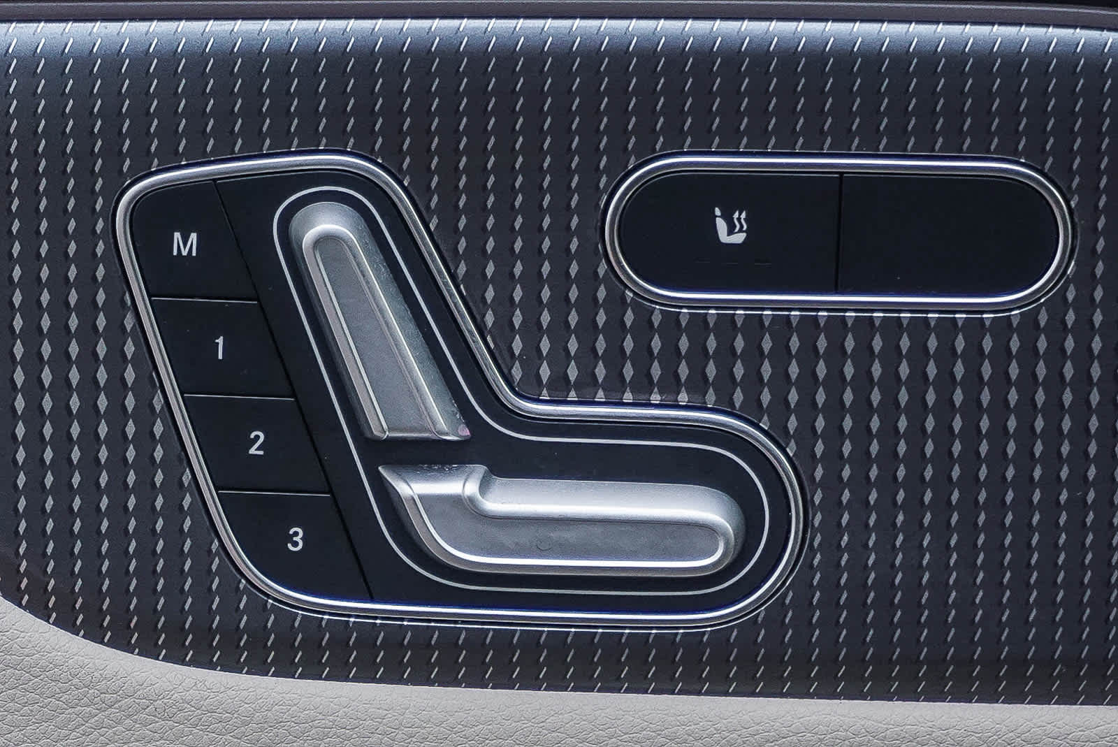 Thumbnail: 2022 Mercedes-Benz GLA - 24