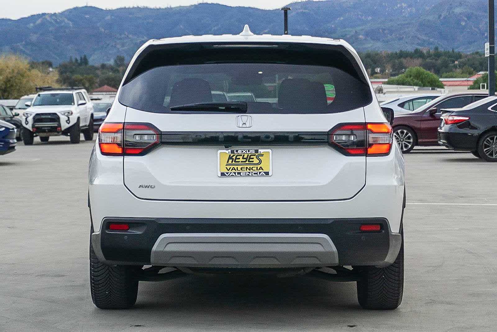 Thumbnail: 2023 Honda Pilot - 3