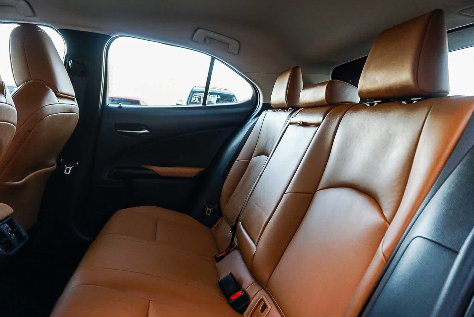 Thumbnail: 2022 Lexus UX - 19