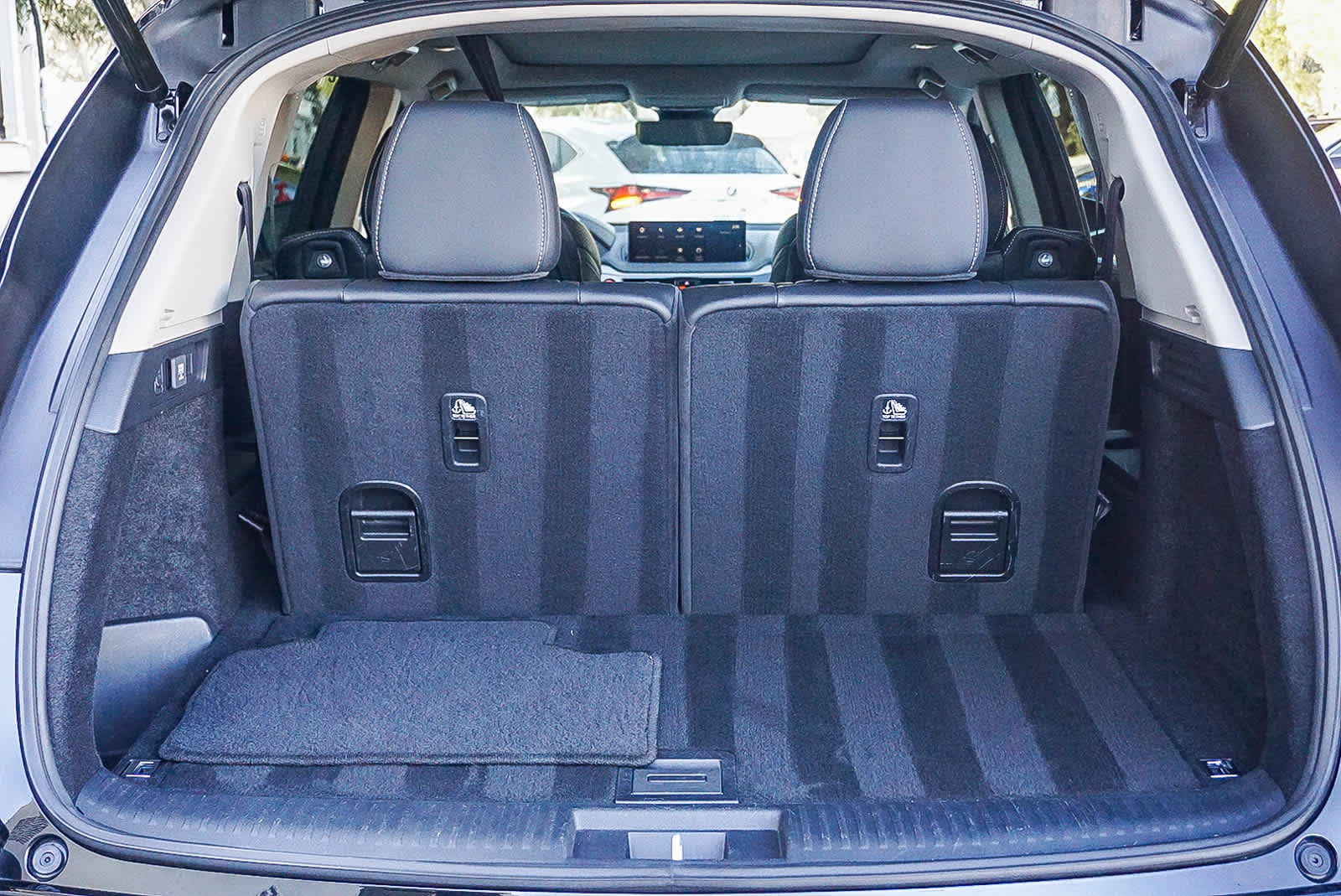 Thumbnail: 2023 Acura MDX - 28