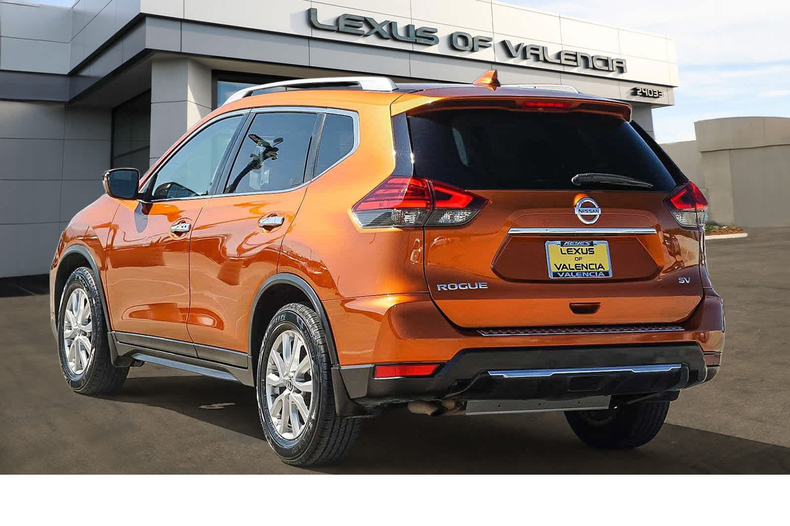 2017 Nissan Rogue SV photo 2