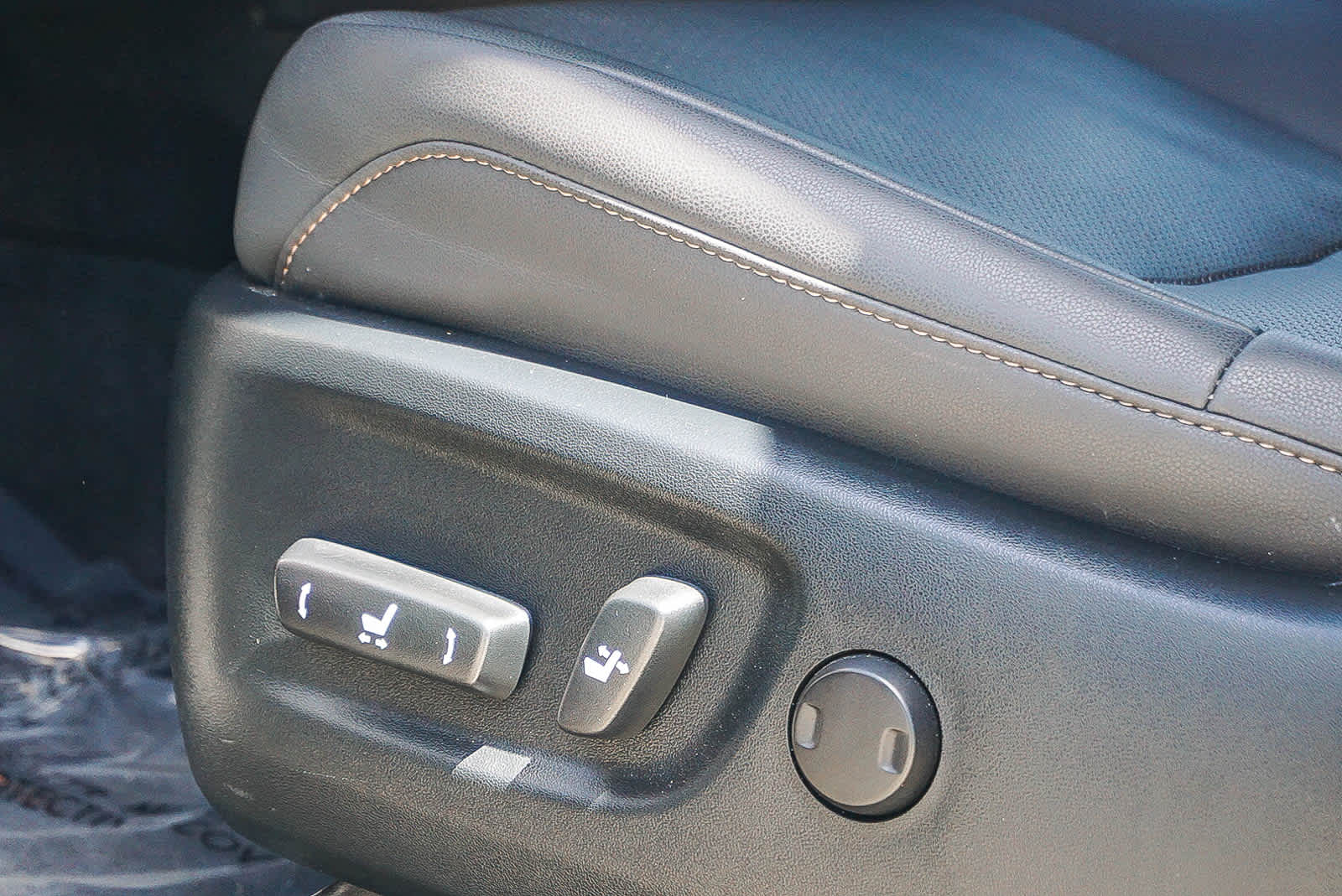 Thumbnail: 2022 Lexus GX - 22