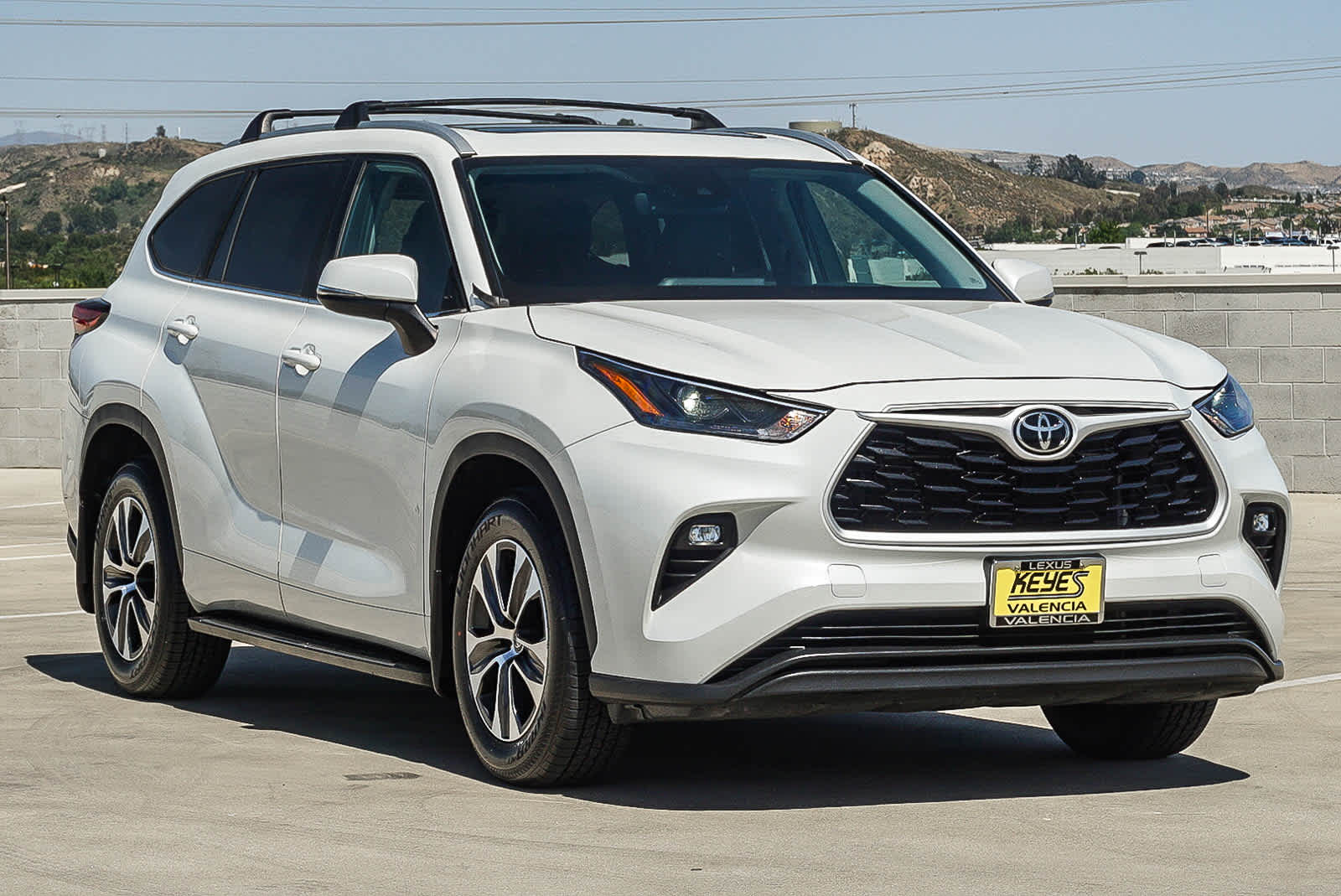 Thumbnail: 2023 Toyota Highlander - 4