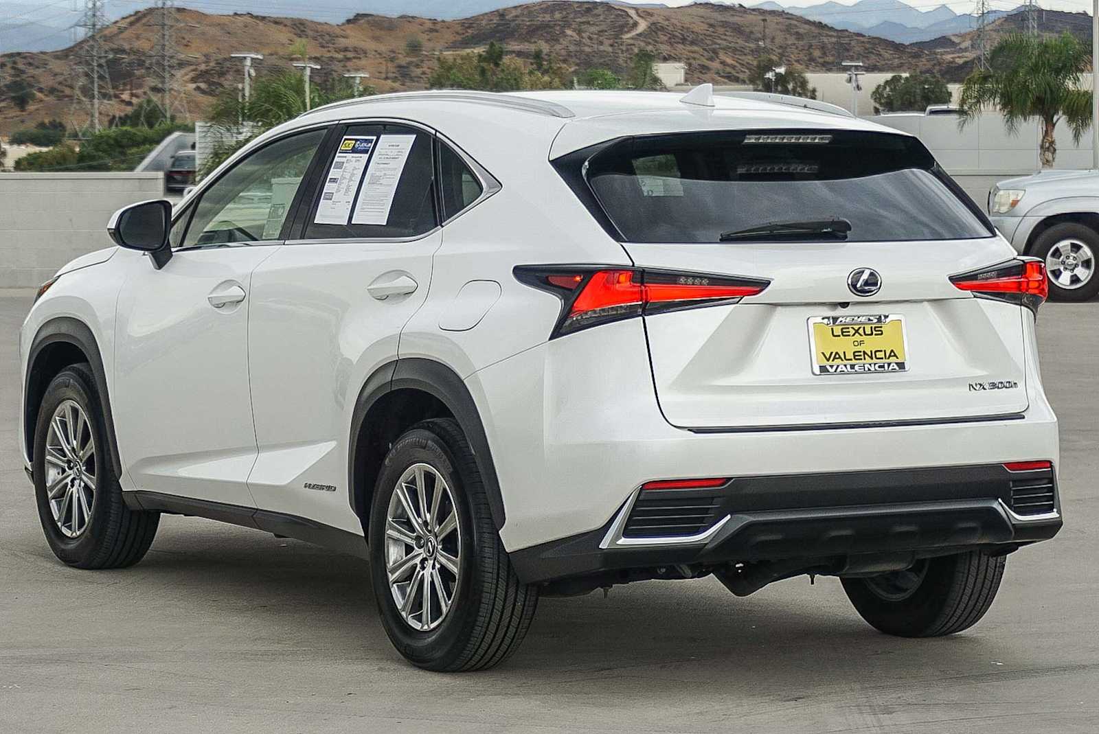2019 Lexus NX 300h Luxury photo 2