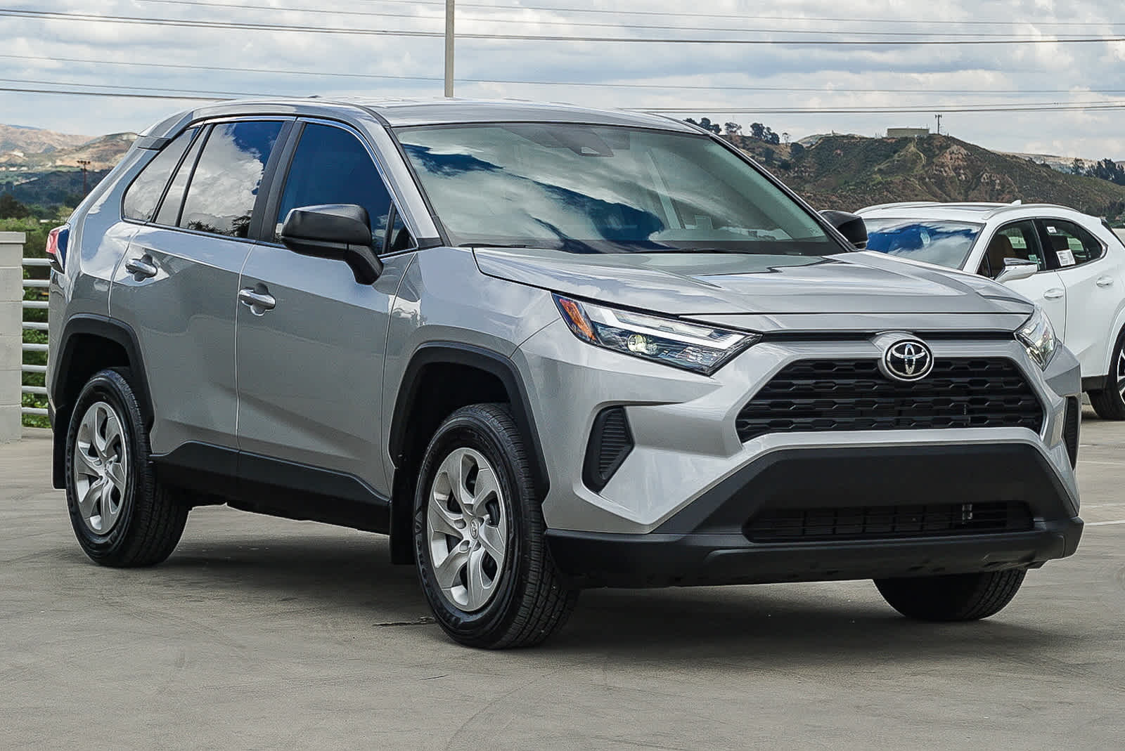 2025 Toyota RAV4 LE photo 6