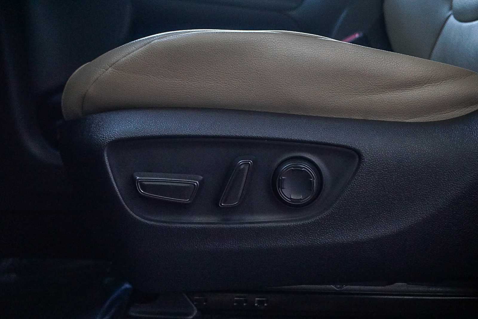 Thumbnail: 2023 Toyota Sienna - 22