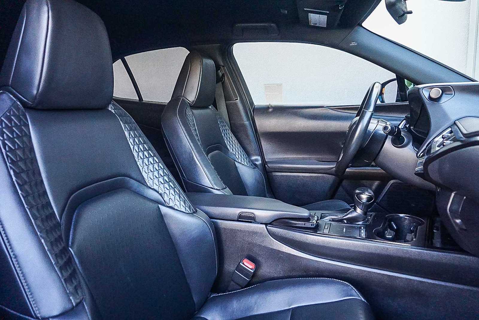 Thumbnail: 2022 Lexus UX - 16