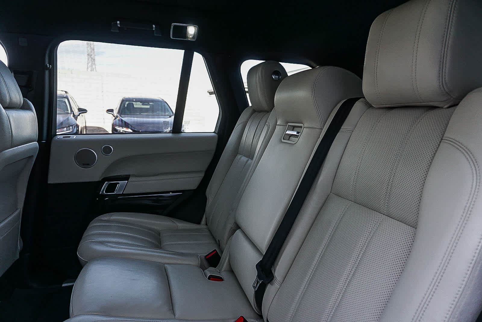 Thumbnail: 2017 Land Rover Range Rover - 18