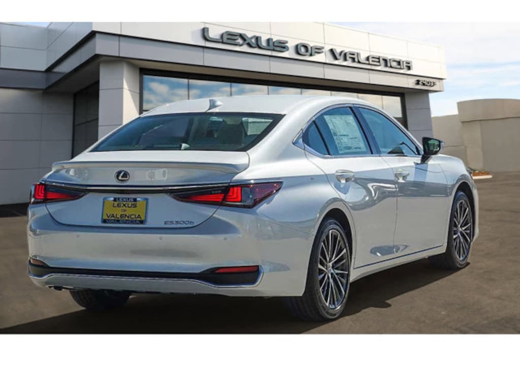 New 2025 Lexus ES HYBRID 300h 4-DOOR SEDAN