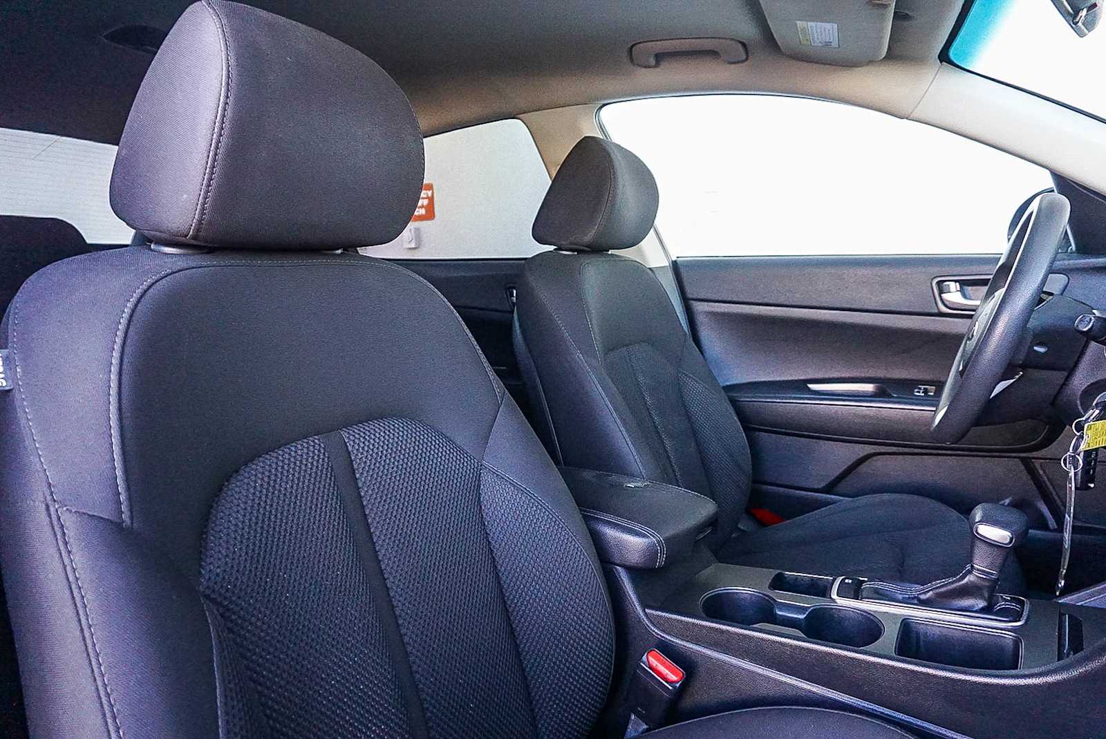 Thumbnail: 2020 Kia Optima - 16