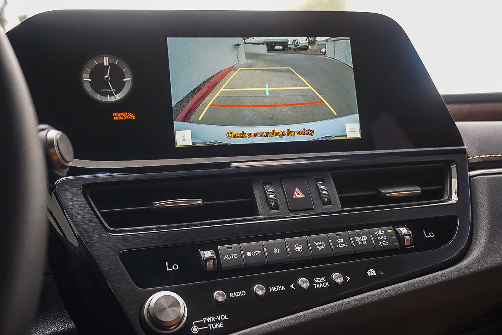 Thumbnail: 2025 Lexus ES - 26