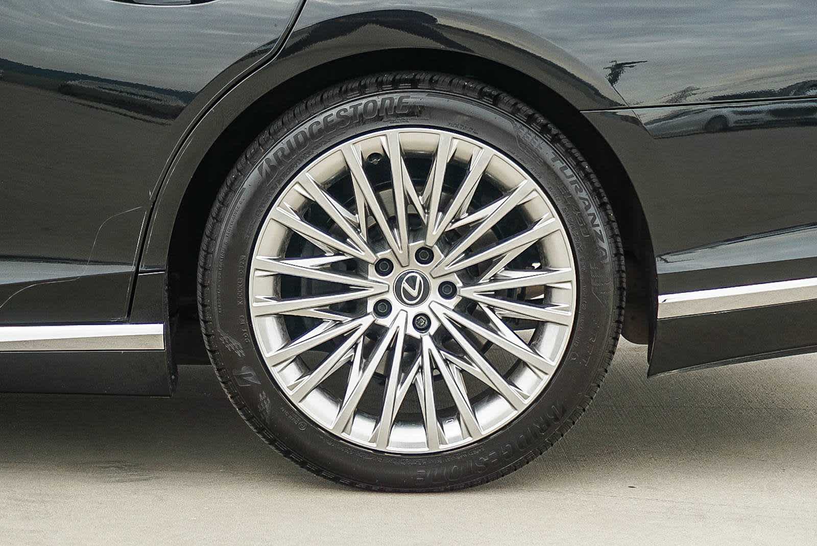 Thumbnail: 2025 Lexus LS - 10